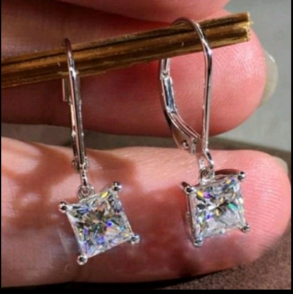 NEW 2ct Princess Cut Solitaire Diamond Earrings - Picture 5 of 5